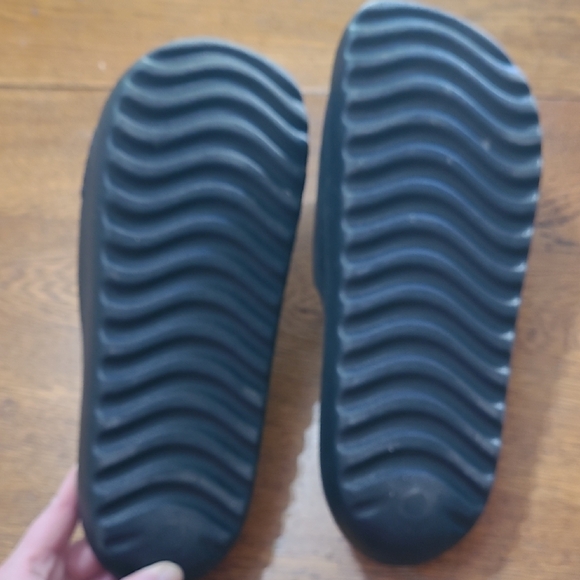 adidas Black Slide Sandals - Picture 4 of 4